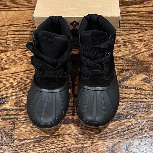 Brand New Sperry Women’s Breakwater Duck Suede Boot! - Picture 2 of 5